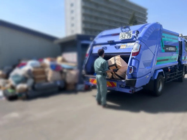 廃棄品の収集風景　札幌